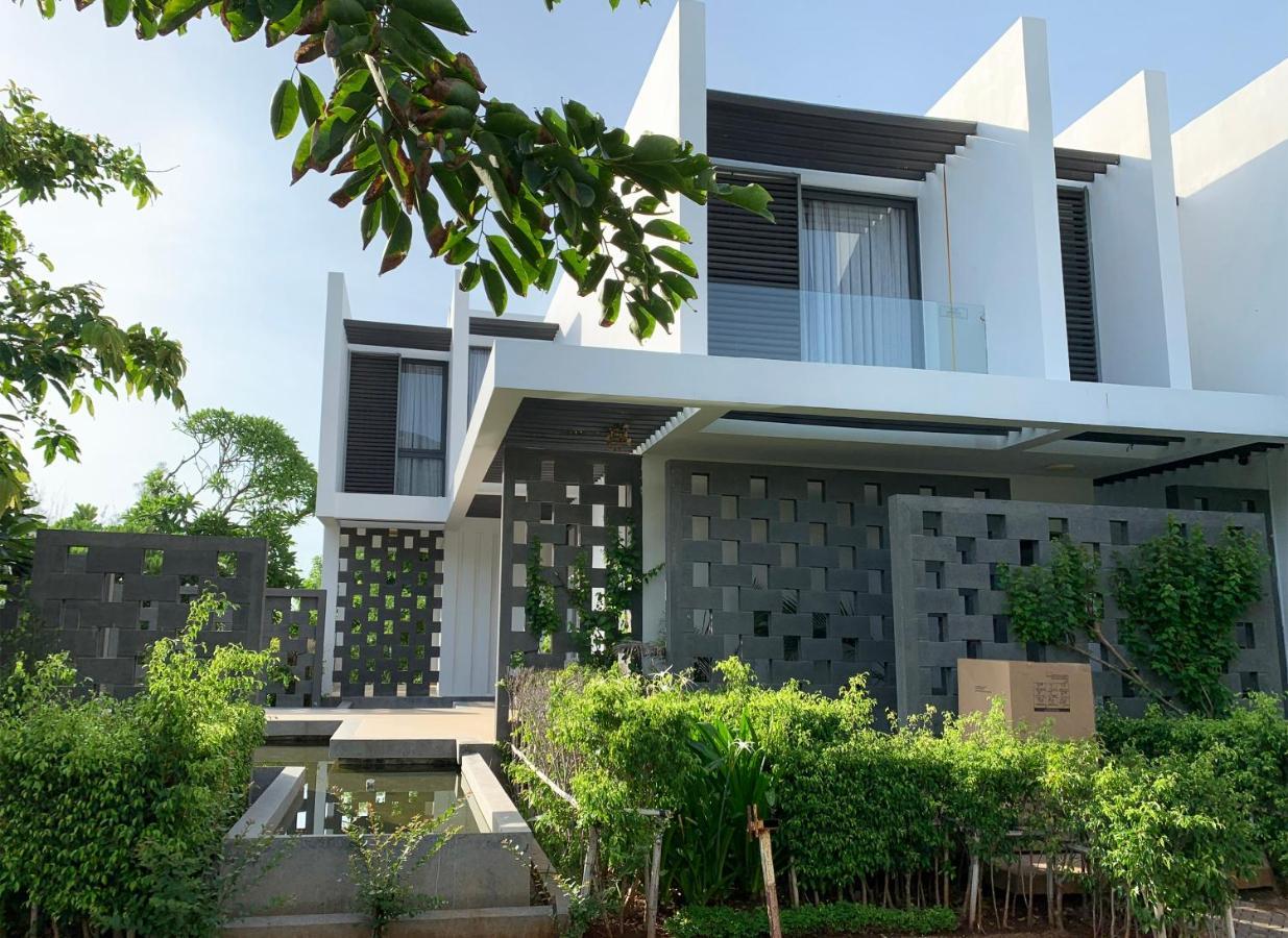 Okinawa Villas And Beach Club - Oceanami Resort Long Hai Kültér fotó
